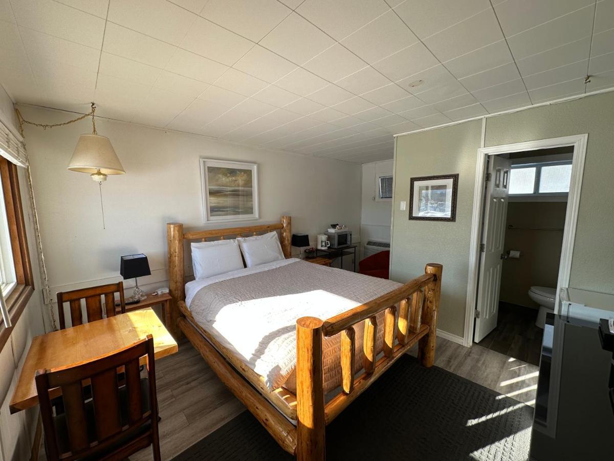 Nipigon Pinecrest Motel מראה חיצוני תמונה