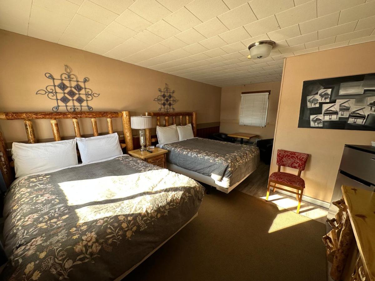 Nipigon Pinecrest Motel מראה חיצוני תמונה