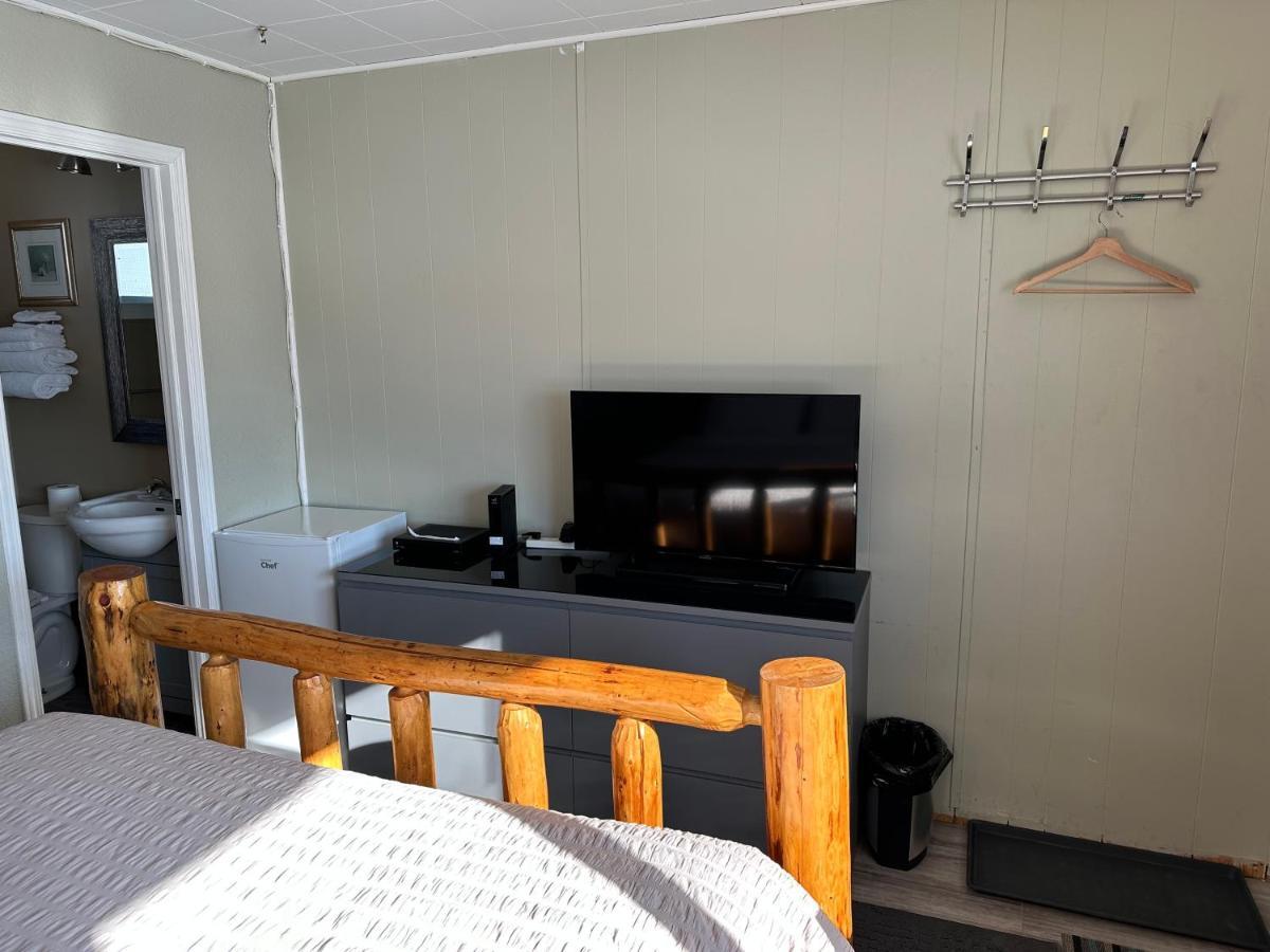 Nipigon Pinecrest Motel מראה חיצוני תמונה