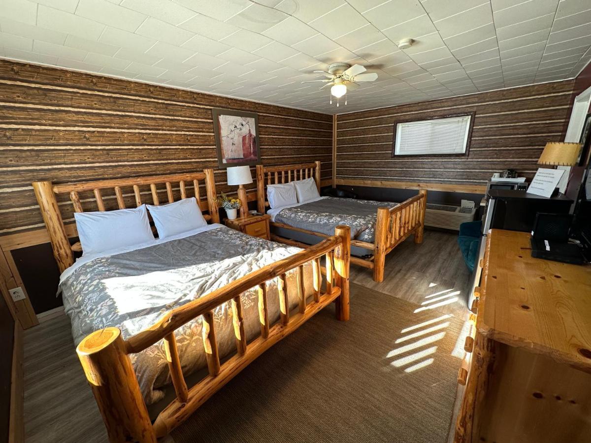 Nipigon Pinecrest Motel מראה חיצוני תמונה